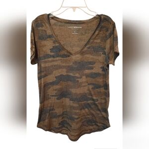 Lucky Brand Green Camouflage V-neck Blouse size Small